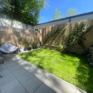 https://apt-garden-place.warsawhotelspoland.com